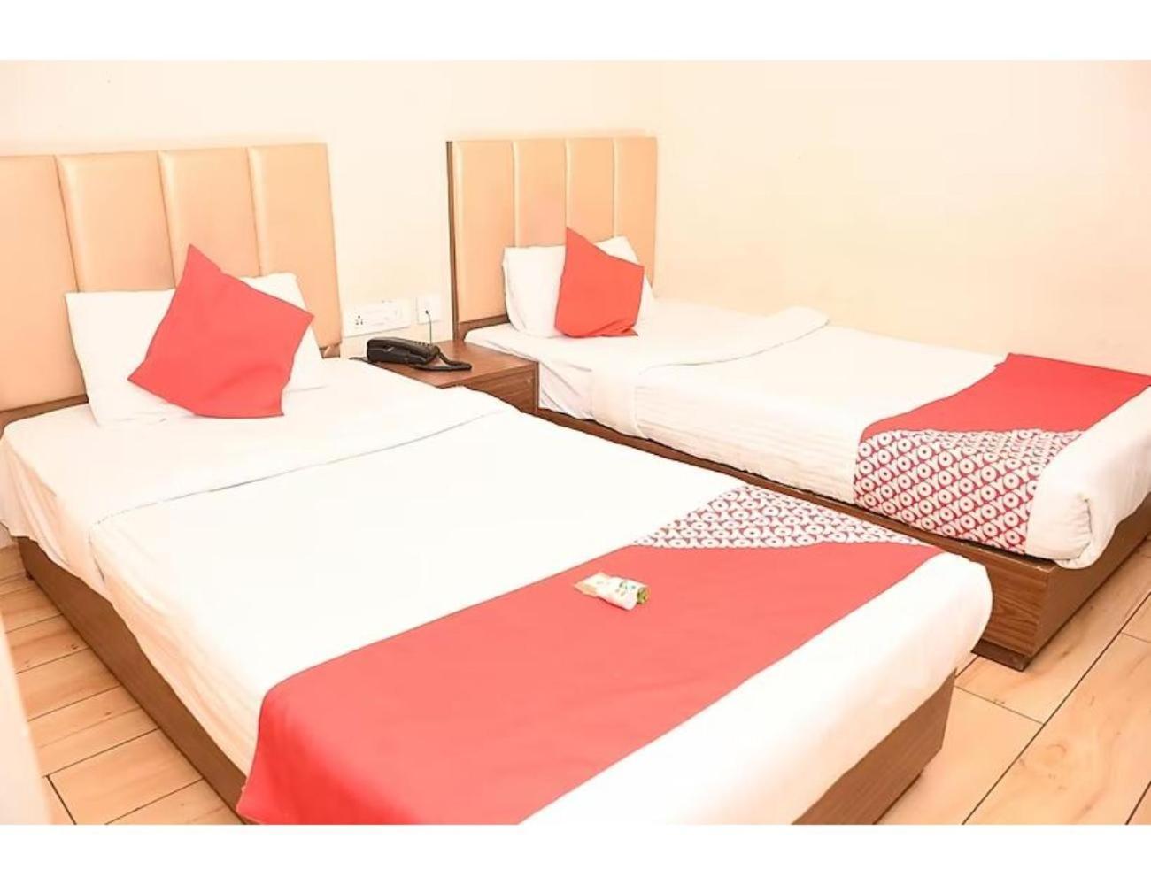 Sona Lodge, Siliguri Εξωτερικό φωτογραφία