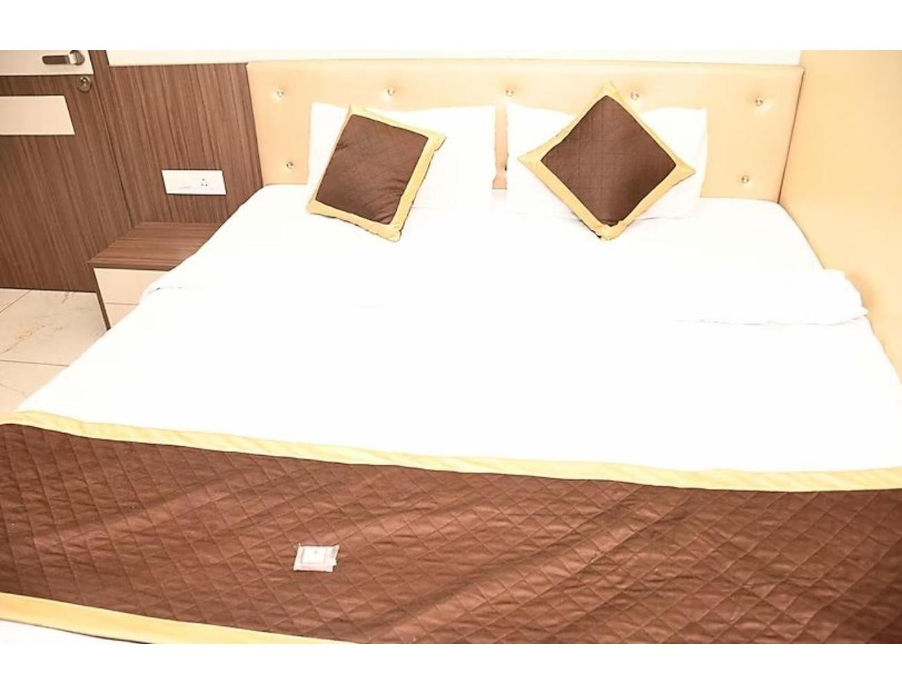 Sona Lodge, Siliguri Εξωτερικό φωτογραφία
